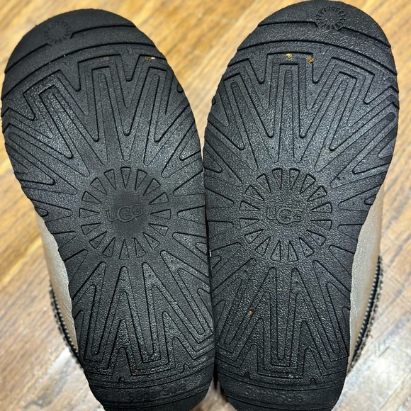 UGG kids Tazz leather metallic slipper - Picture 5 of 5